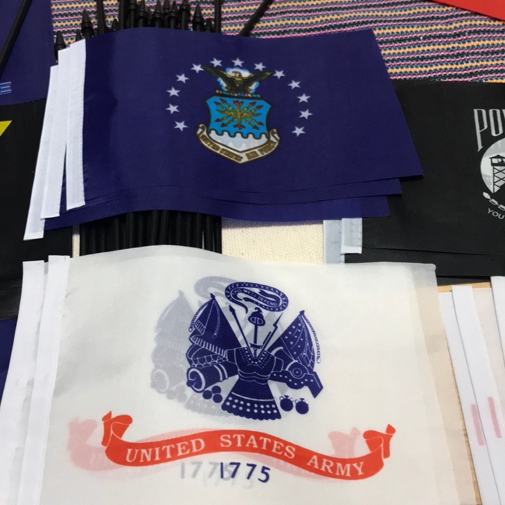 Military flags - Picture 10 of 12